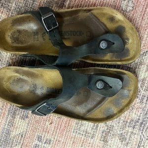 Birkenstock Gizeh thong oiled leather sandals